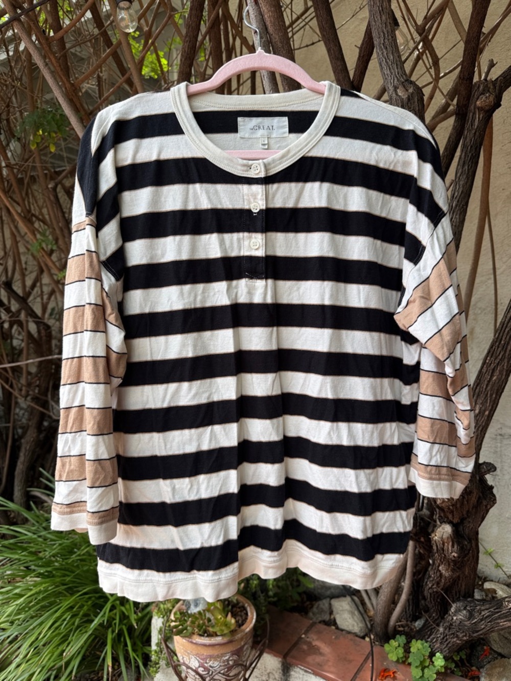 THE GREAT. Black, White & Tan Striped Long Sleeve 3/4 Tee Henley size 3